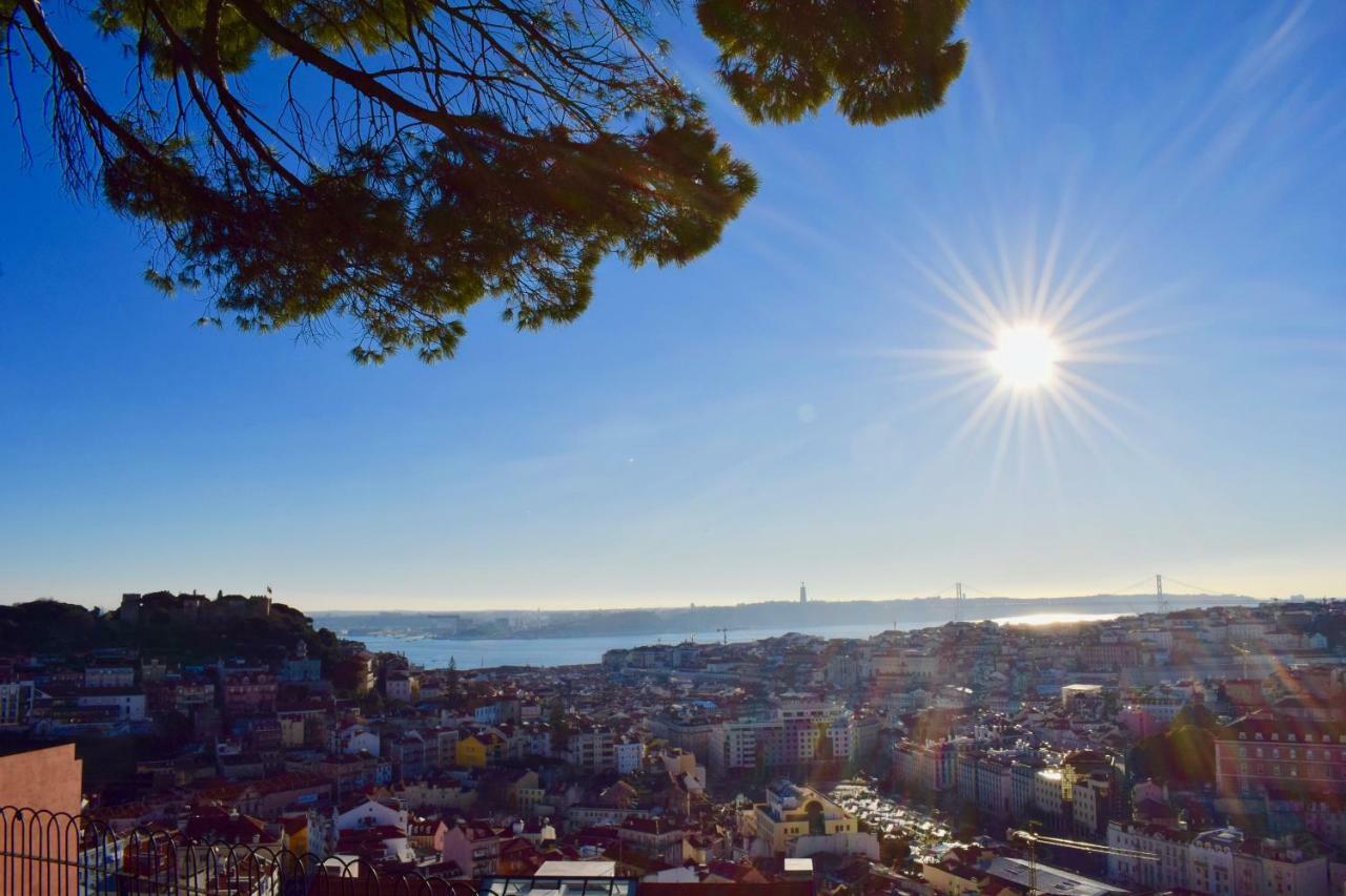 Aesthetic Riverview Apartment In Historical Lisboa Exteriör bild