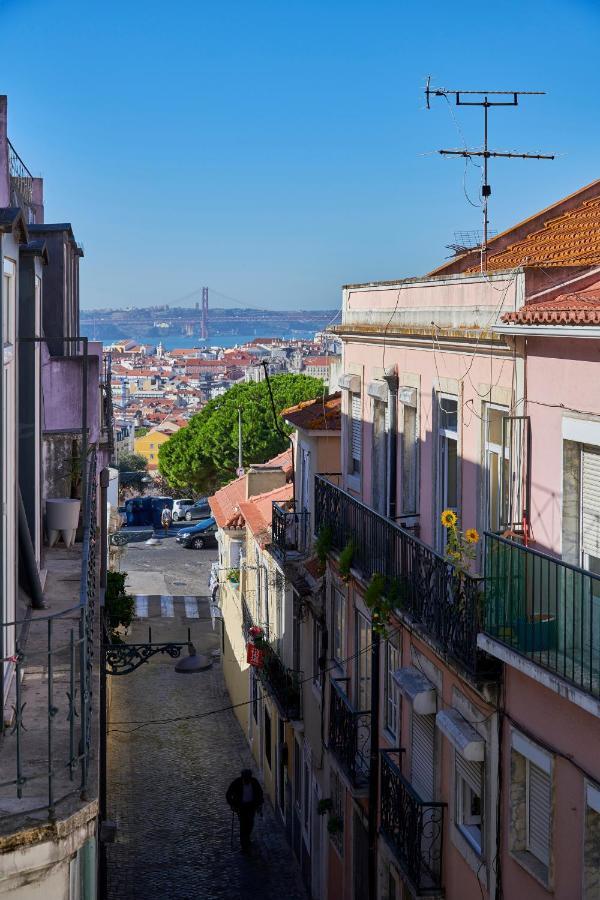 Aesthetic Riverview Apartment In Historical Lisboa Exteriör bild