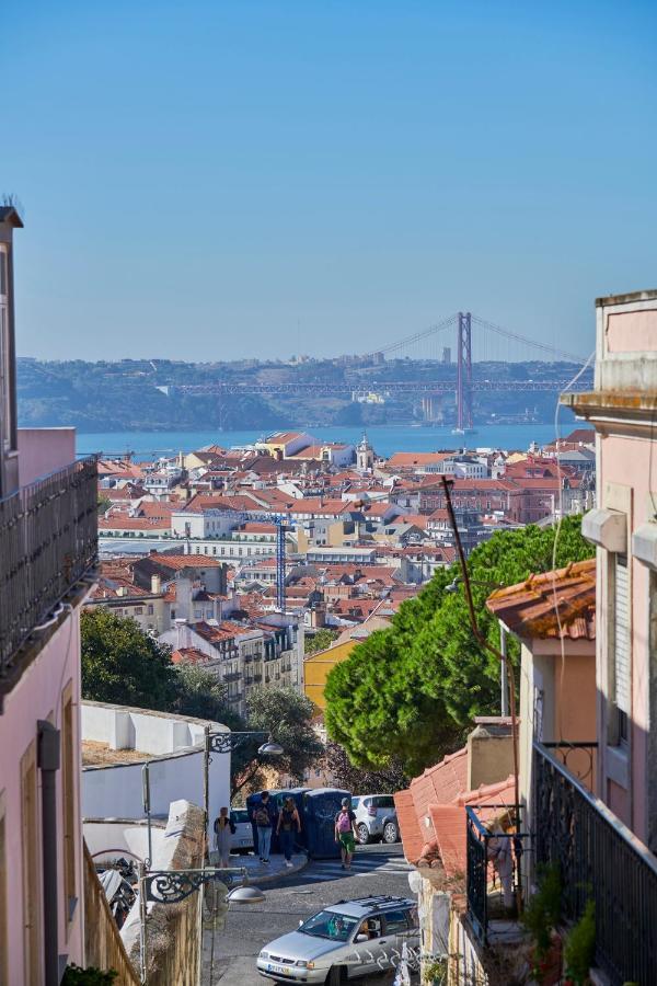 Aesthetic Riverview Apartment In Historical Lisboa Exteriör bild