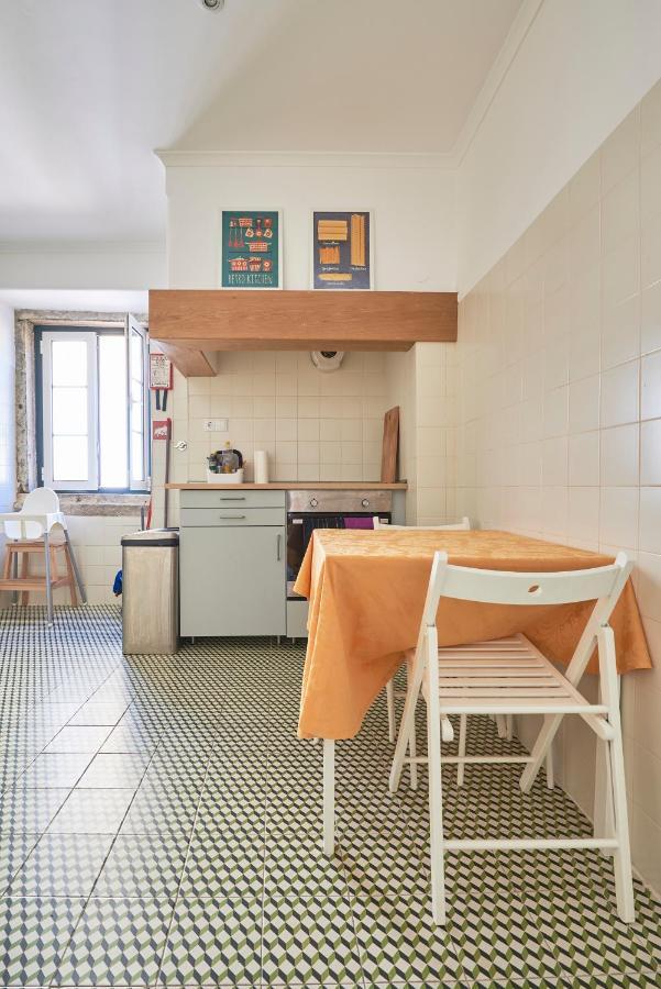 Aesthetic Riverview Apartment In Historical Lisboa Exteriör bild
